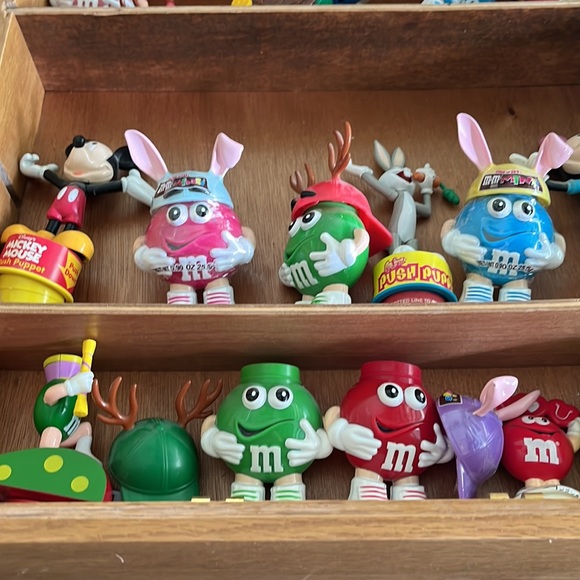 20 Toy M&M Figures with Oak Cabinet - Picture 4 of 6